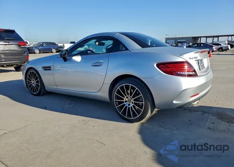 2019 Mercedes-Benz Slc 300 z USA, uszkodzony, nr VIN WDDPK3JA8KF160196
